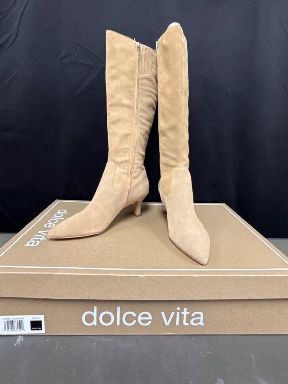Dolce Vita Attie H2O Suede Size 8